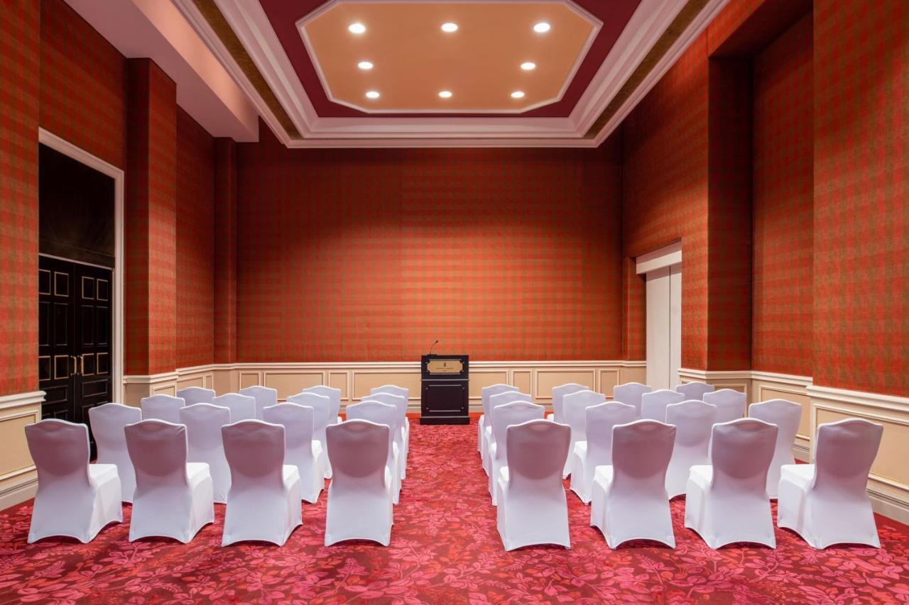The Ritz-carlton,