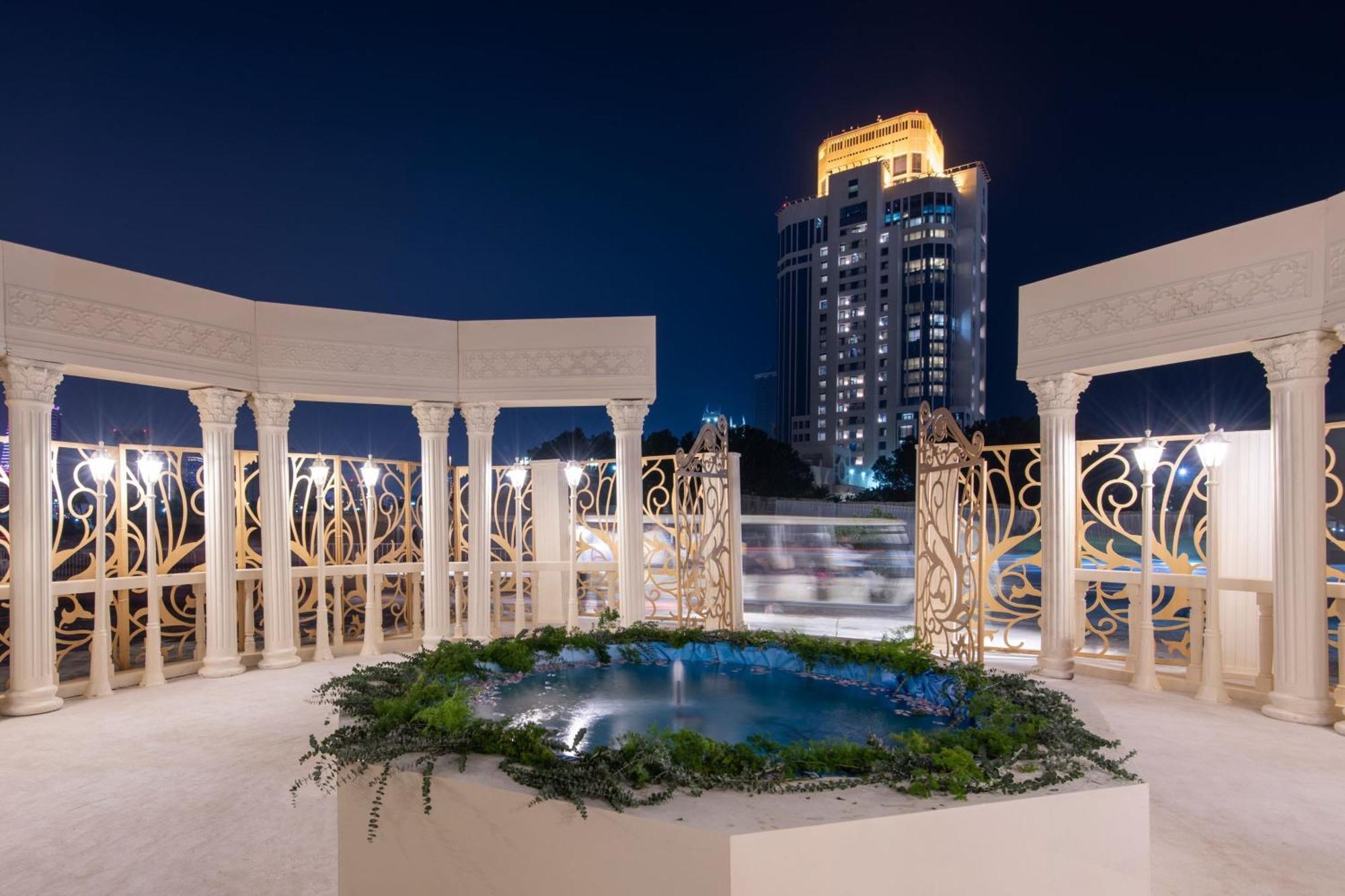 The Ritz-carlton, Hotel