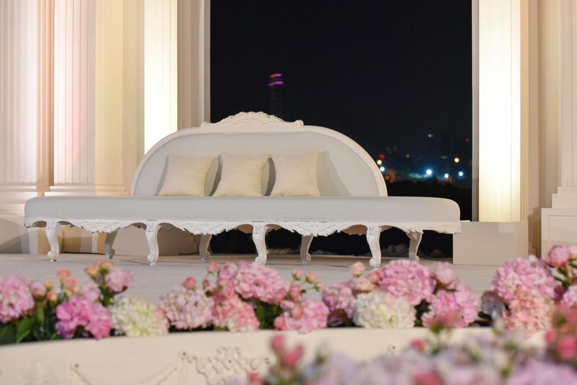 The Ritz-carlton, Hotel