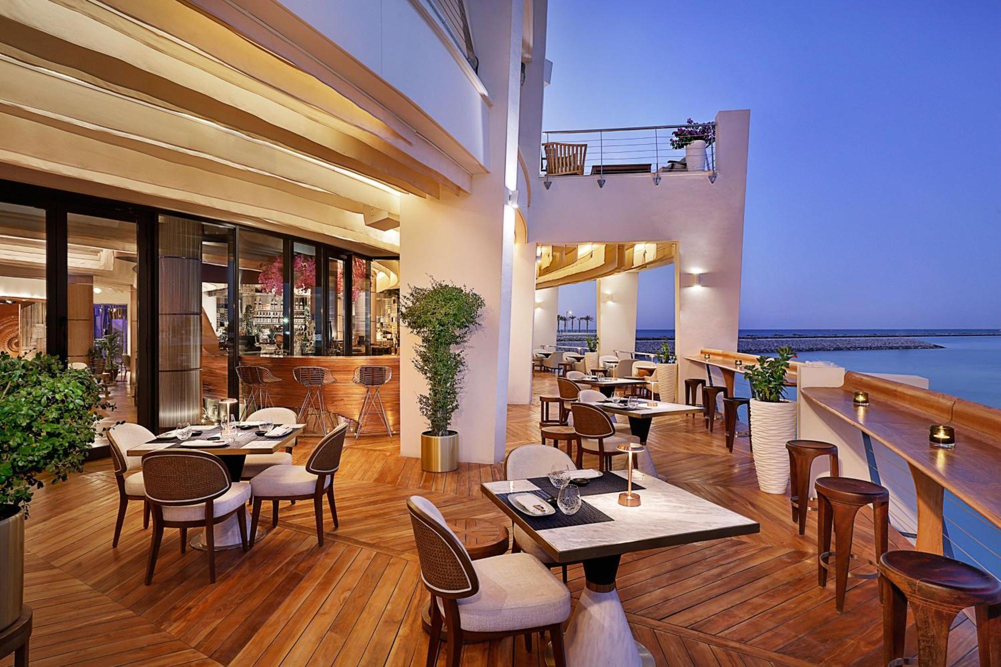 The Ritz-carlton,