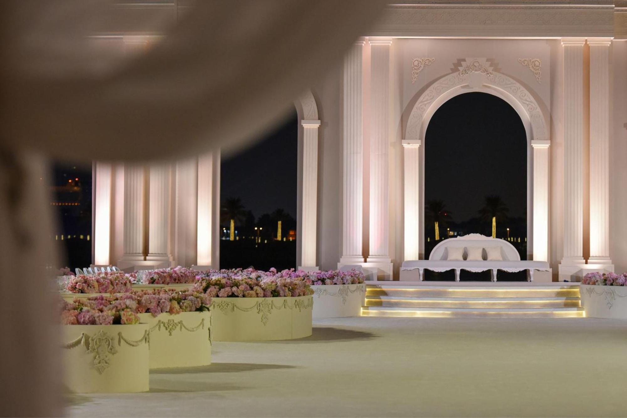 The Ritz-carlton,