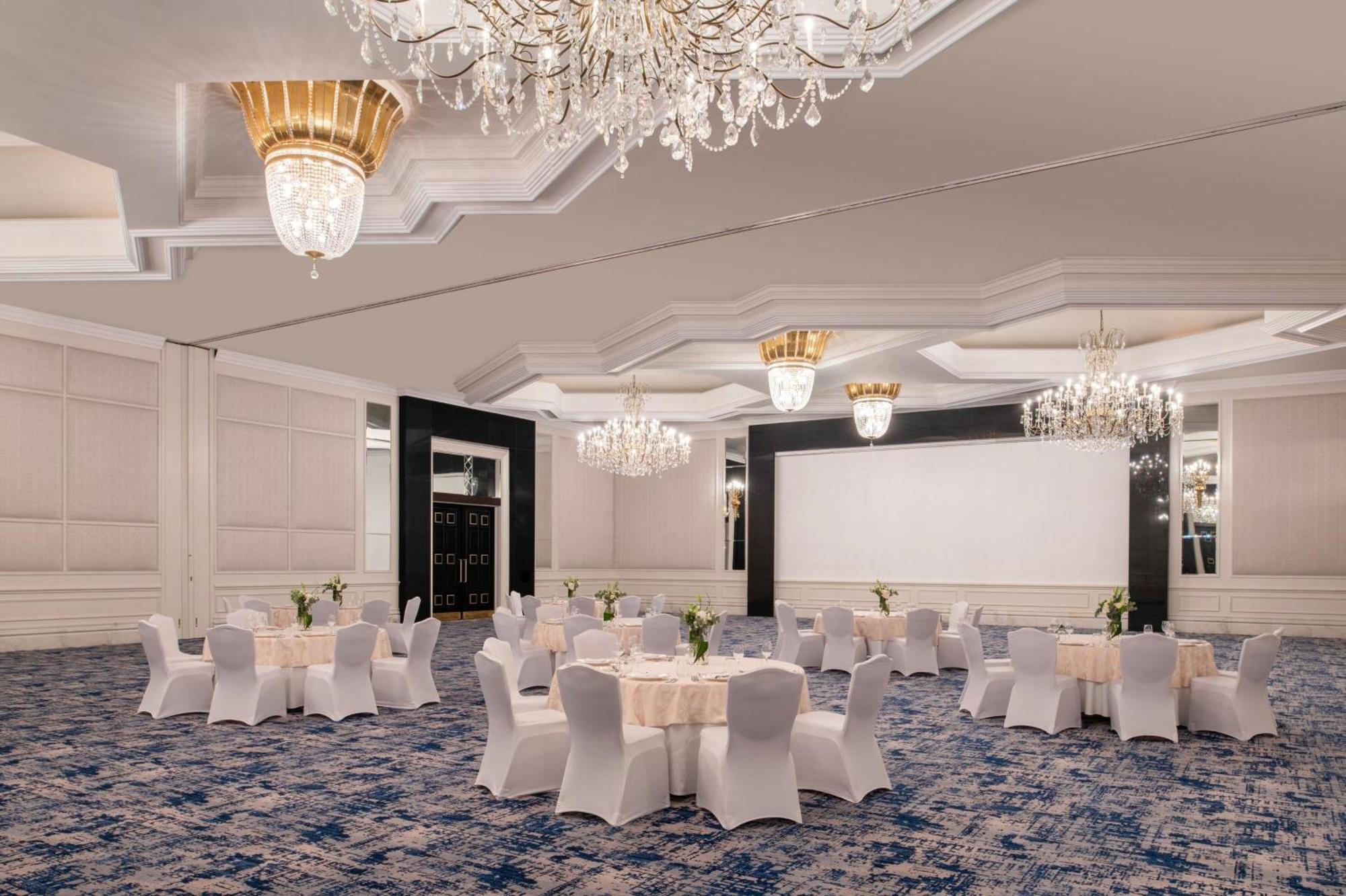 The Ritz-carlton, Hotel