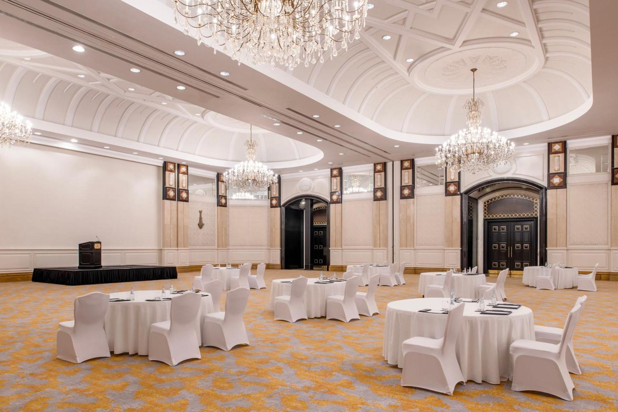 The Ritz-carlton, Hotel