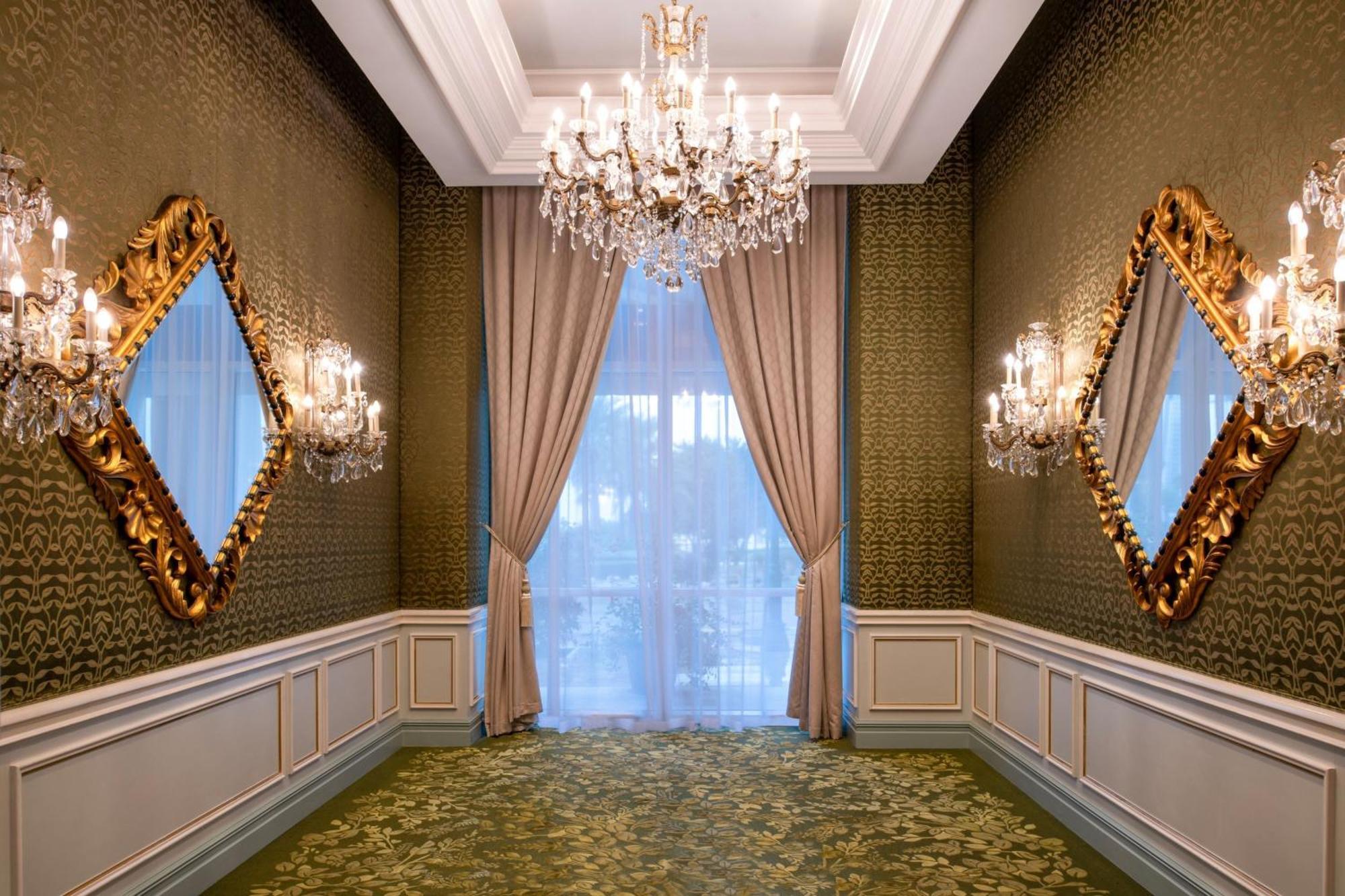 The Ritz-carlton, Hotel 5*
